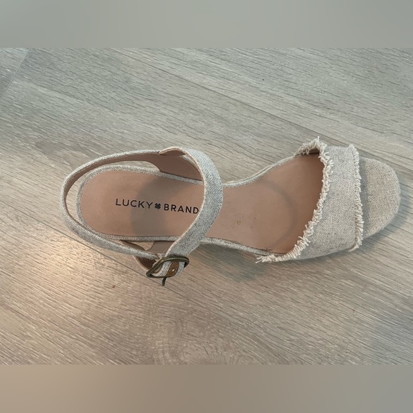 Lucky Brand womens Mindra Wedge Sandal - Picture 9 of 9